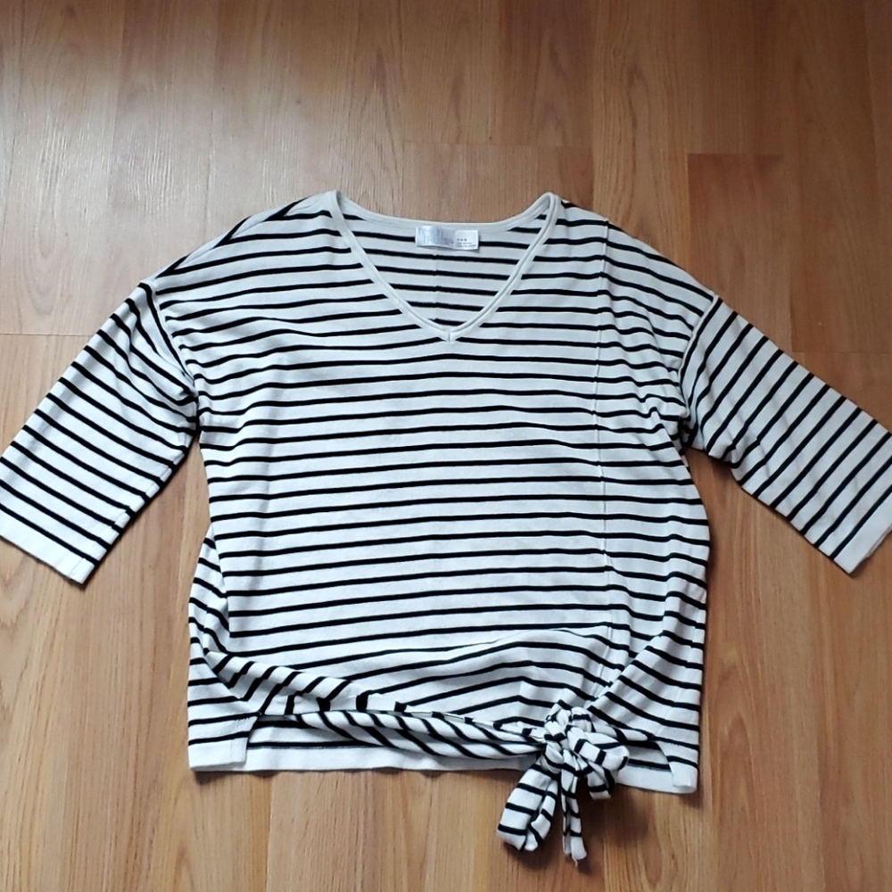 Womans vneck striped top small